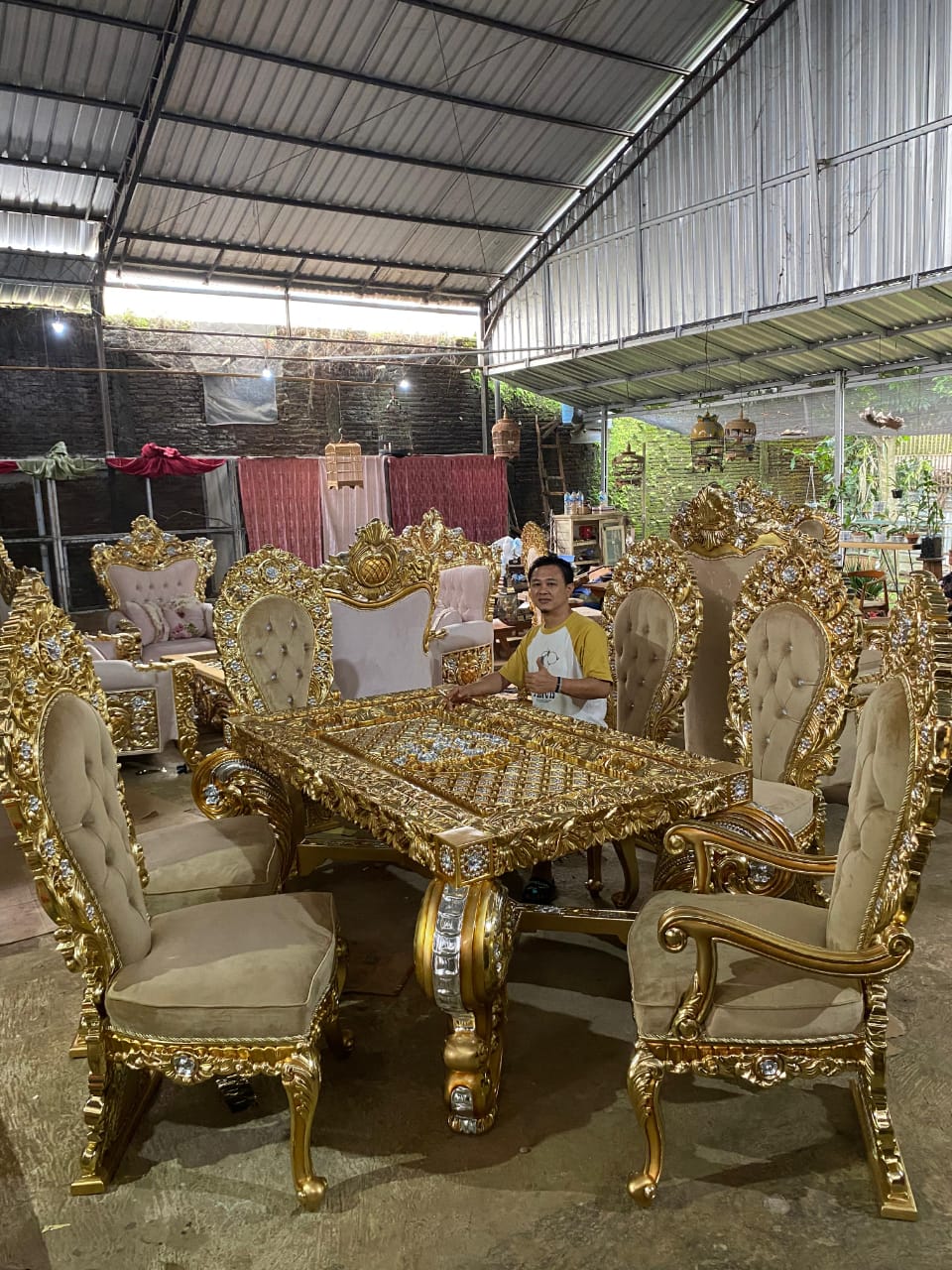 Set Meja Makan Ukir Jepara Cleo