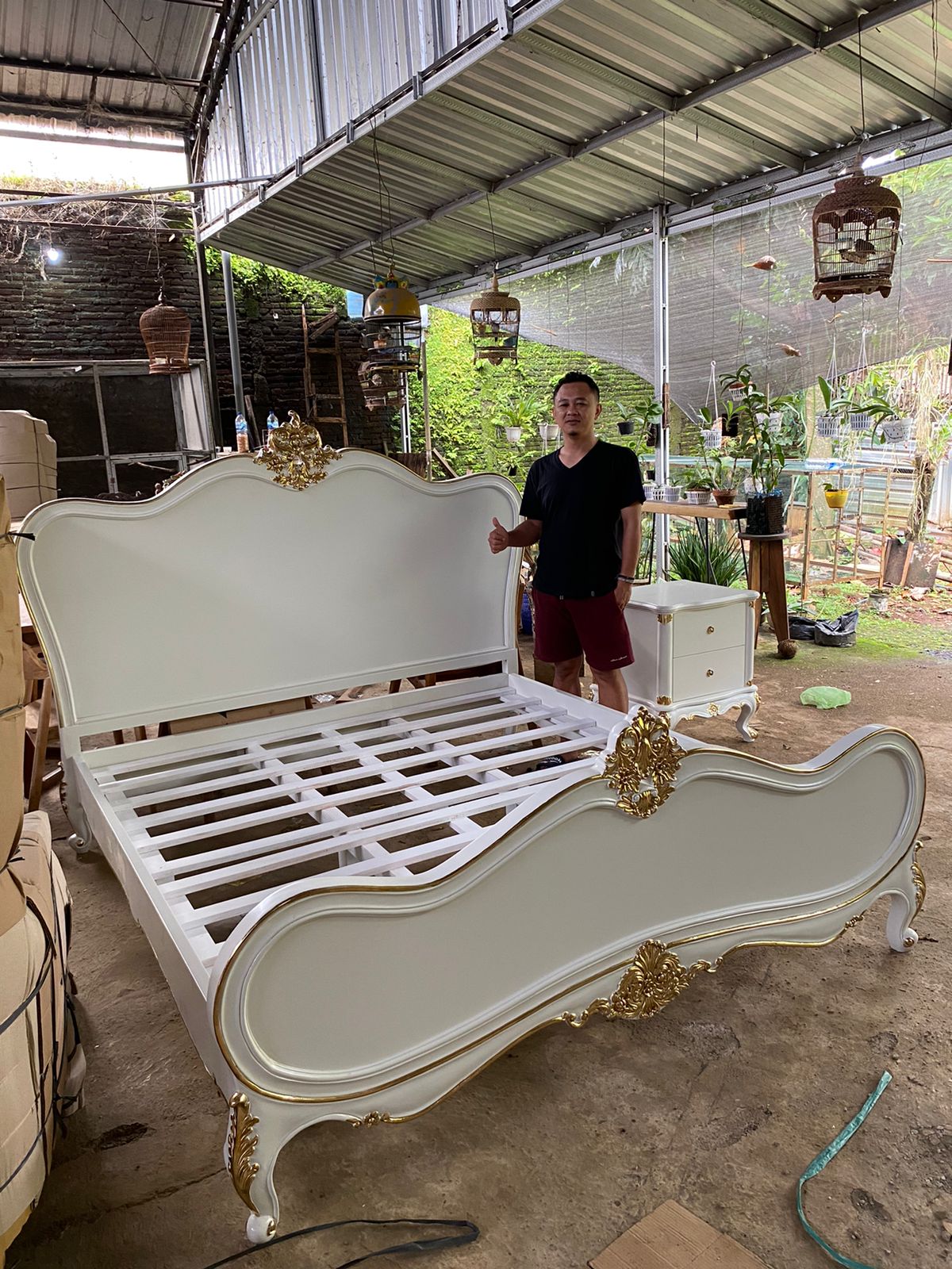 Tempat Tidur Jepara Tango